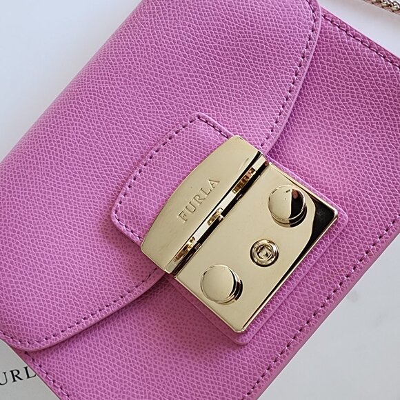 BNWT – Slightly Imperfect [Furla Metropolis Mini Crossbody Chain Bag] (#3) - Picture 5 of 9